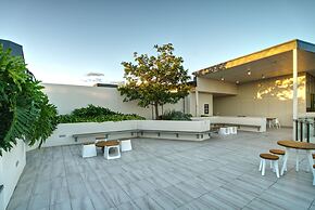 2BR Food Drink Hub Pool Parking Gym Rooftop