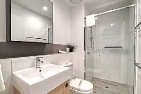2BR Food Drink Hub Pool Parking Gym Rooftop