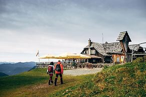 Apartment With Mountain View