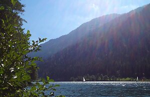 Apartment by Lake Ossiach With Mountain Views