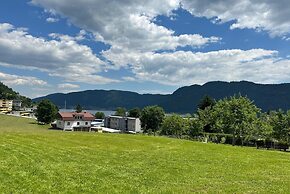 Apartment by Lake Ossiach With Mountain Views