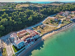 Elpiniki Luxury Rooms