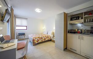 Elpiniki Luxury Rooms