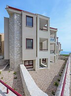 Elpiniki Luxury Rooms