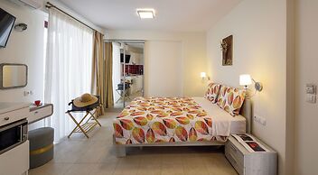 Elpiniki Luxury Rooms