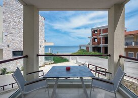 Elpiniki Luxury Rooms