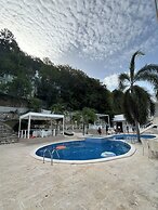 DAYMOND BLUE TROPICAL LODGE