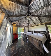 DAYMOND BLUE TROPICAL LODGE
