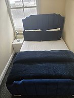 Charming Wolverhampton Apartment With Private Entrance