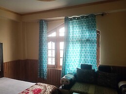 Varindavan Hotel & Restaurant