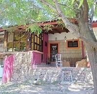 Los Pocitos Cabañas y Hotel