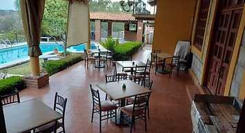 Los Pocitos Cabañas y Hotel