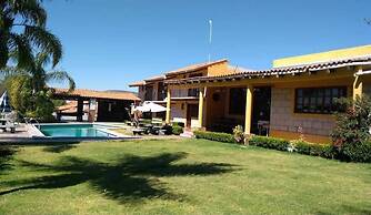 Los Pocitos Cabañas y Hotel