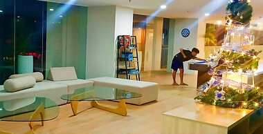 Modern Studio Poolside Balcony Near Mactan Airport