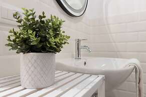 Trieste Chic Studio Historic Elegance