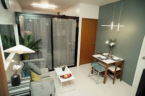 2-bedroom Elegant Condo With Sunrise & Mountain View