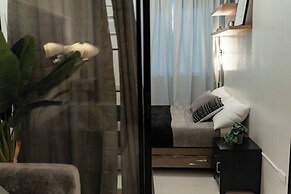 2-bedroom Elegant Condo With Sunrise & Mountain View