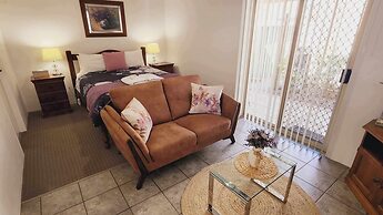 Riesling Trail and Clare Valley Cottages