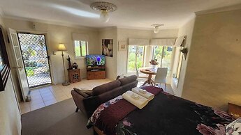 Riesling Trail and Clare Valley Cottages