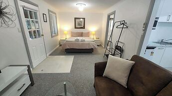Riesling Trail and Clare Valley Cottages