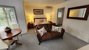 Riesling Trail and Clare Valley Cottages