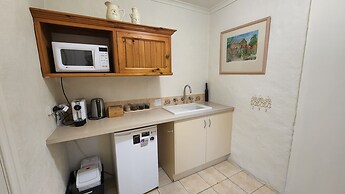 Riesling Trail and Clare Valley Cottages