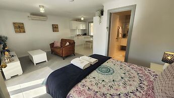 Riesling Trail and Clare Valley Cottages