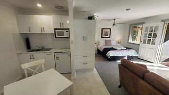 Riesling Trail and Clare Valley Cottages