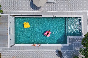 Kenikar Raintree Residence Hotel