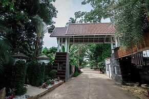 Kenikar Raintree Residence Hotel