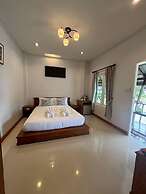 Kenikar Raintree Residence Hotel