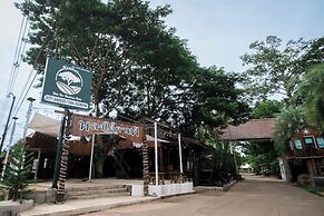 Kenikar Raintree Residence Hotel