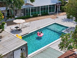 Kenikar Raintree Residence Hotel