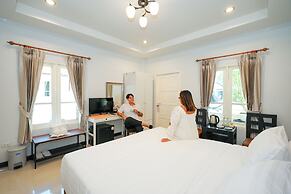 Kenikar Raintree Residence Hotel