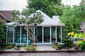 Kenikar Raintree Residence Hotel