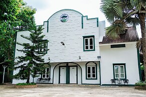 Kenikar Raintree Residence Hotel