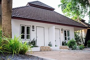 Kenikar Raintree Residence Hotel