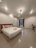Kenikar Raintree Residence Hotel