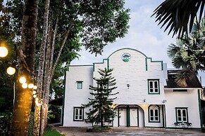 Kenikar Raintree Residence Hotel