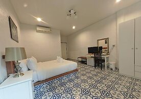 Kenikar Raintree Residence Hotel