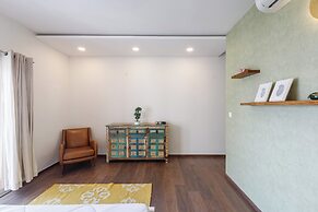 The Ivy Apartment by Red Olive