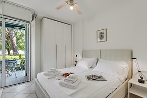 Max House