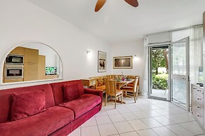 Max House