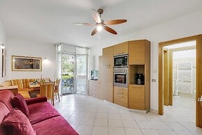 Max House