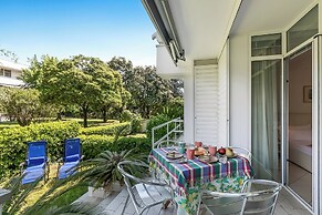 Max House