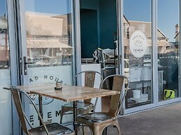 The Top Deck Retreat Ballina