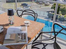 The Top Deck Retreat Ballina