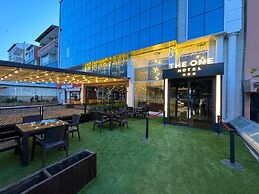 THE ONE HOTEL