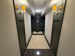 THE ONE HOTEL