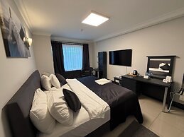THE ONE HOTEL